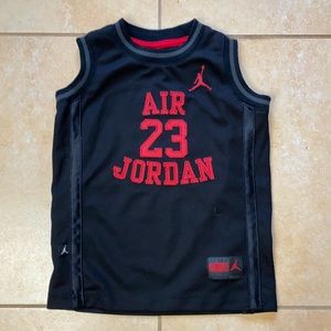 Air Jordan  boys tank top size 4